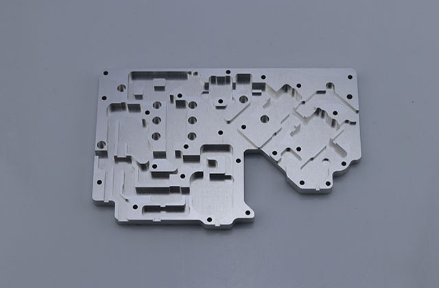 CNC數控機床在加工鋁料時，如何保證尺寸?