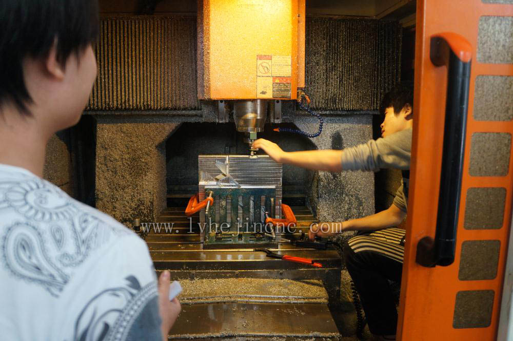 員工調(diào)機 員工調(diào)機